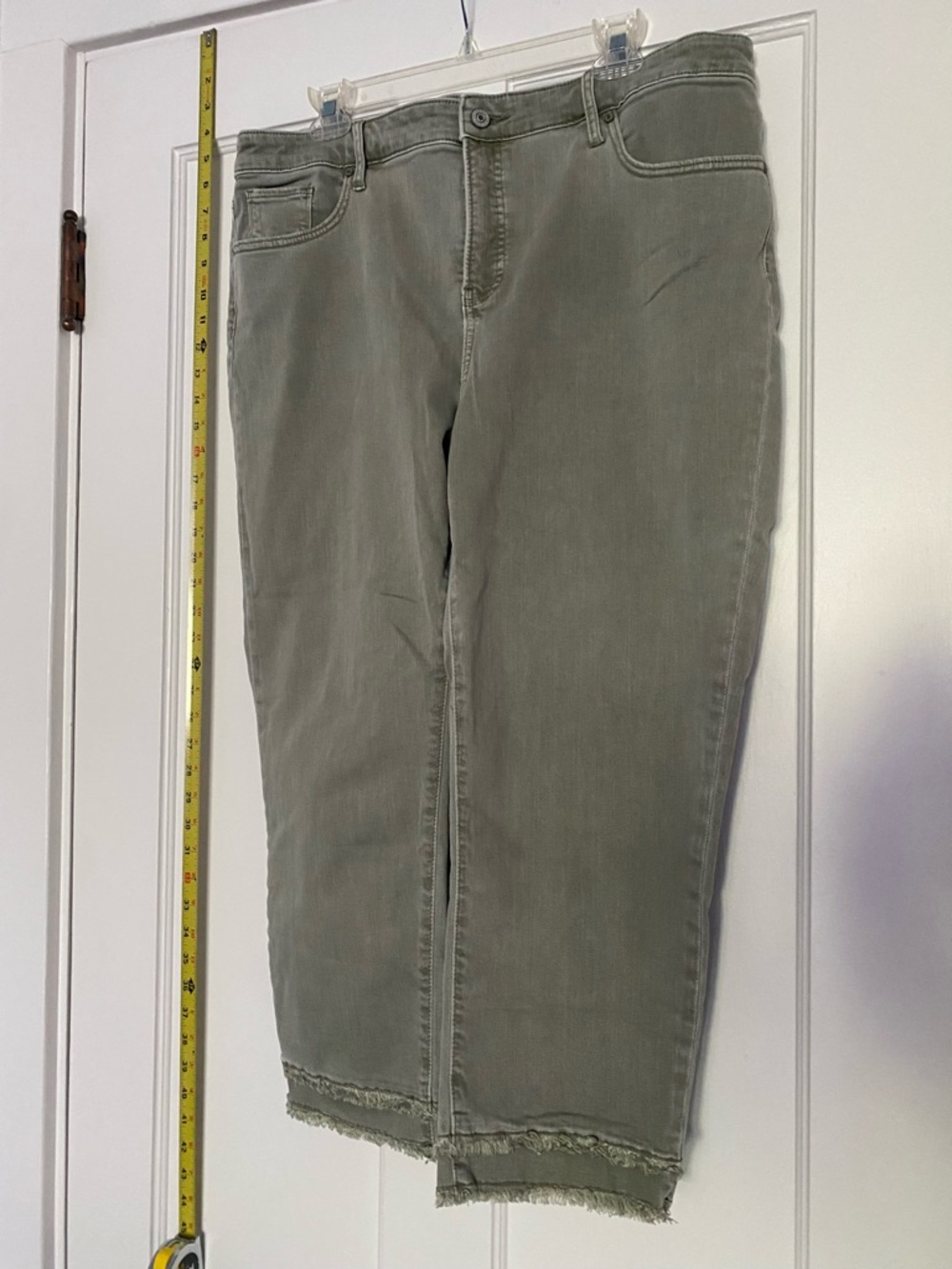Chicos slim leg cropped jeans with trendy frayed design